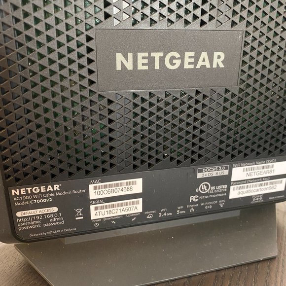 C7000v2 – Nighthawk AC1900 WiFi Cable Modem Router - Picture 2 of 4